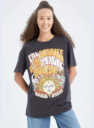 Woman Oversize Fit Crew Neck Knitted Short Sleeve T-Shirt