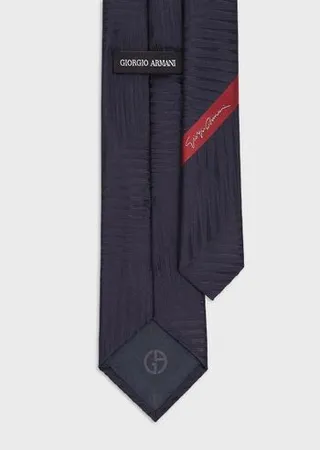 Silk tie with jacquard chevron motif