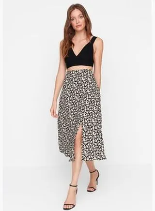 Black Slit Detail Floral Patterned Viscose Woven Midi Skirt TWOSS20ET0230