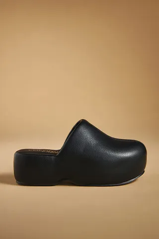 Coconuts by Matisse Bubble Clogs Black