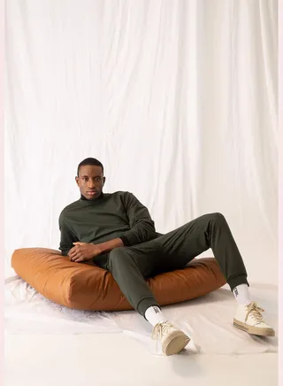 Man Regular Fit Knitted Trousers
