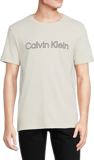Traveling Logo Graphic T-Shirt