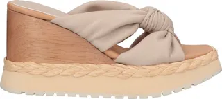 Mules & Clogs Light Brown