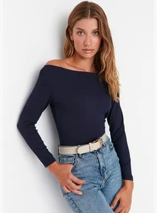 Navy Blue Fitted/Sleek Long Sleeves Bateau Neck Viscose Viscose Knitted Blouse TWOAW21BZ0106