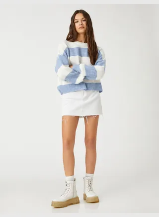 Knitted Sweater Soft Textured Crew Neck Long Sleeve