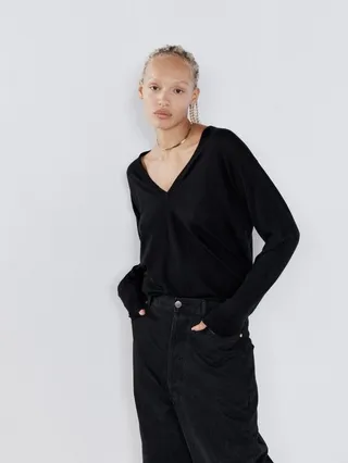 V-neck Responsible Merino-wool Sweater