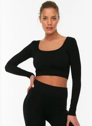 Black Seamless/Seamless Crop Extra Stretchy Square Neck Sports Blouse TWOAW22BZ0450
