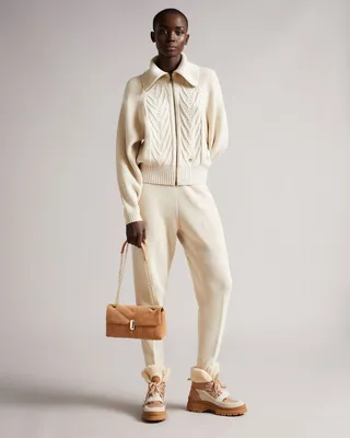 Engineered Knitted Jogger in Natural