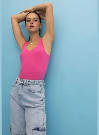 Woman Slim Fit Basic Crew Neck Tank Top