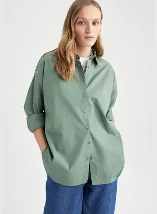 Woman Long-Sleeved Oversize Fit Shirt Neck Top