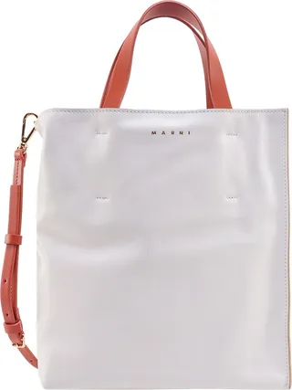 Leather handbag with bicolor motif