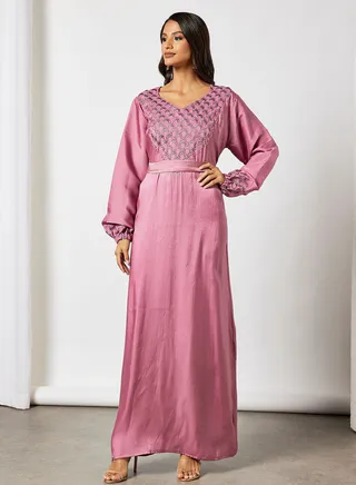 Jalabiya With Rainbow Like Shaped Embroidery In Long Sleeves And Garterised Wrist With Belt