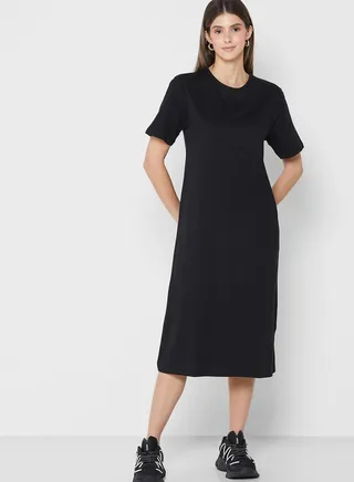 Relaxed Round Neck Midi Dress