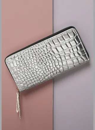 Textured Casual Regular Wallet with Zip Lock For Women