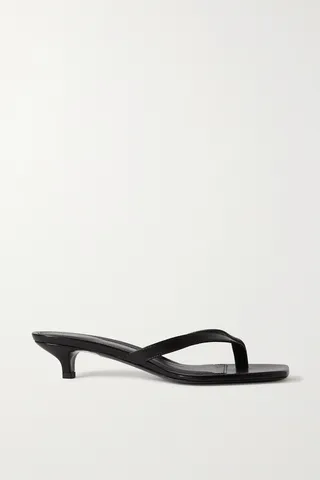 TOTEME - Leather Flip Flops - Black
