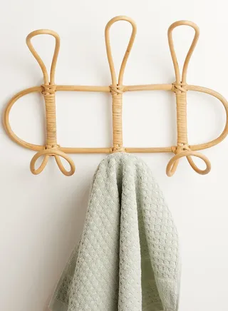 Rattan Cloth Hanger