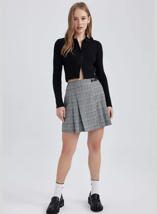 Woman Pleat Woven Skirt