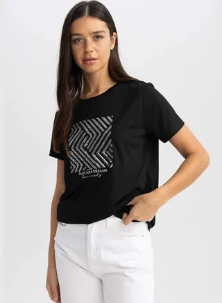 Woman Crew Neck Knitted Short Sleeve T-Shirt