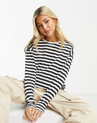 Vero Moda long sleeved oversized t-shirt in black stripe