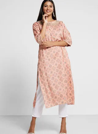 Embroidered Straight Fitted Kurti