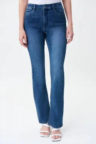 5 Pocket Bootcut Jean in Medium Wash
