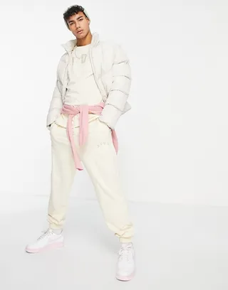 Jack & Jones lounge t-shirt and sweatpants set with Arizona logo in beige