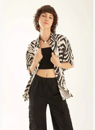 Woman Oversize Fit Shirt Neck Woven Short Sleeve Shirt