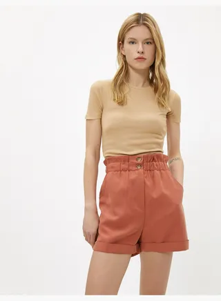 Waist Detailed Shorts Button