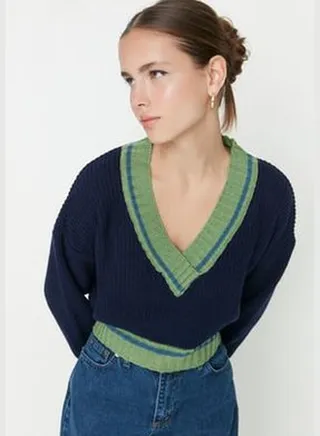 Navy Blue Crop V-Neck Knitwear Sweater TWOAW22KZ1492