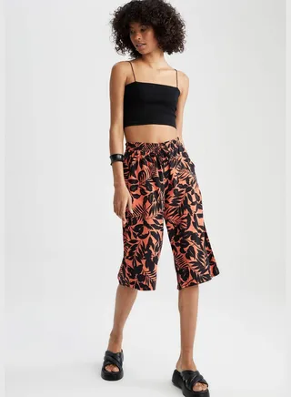Comfortable Print Patterned Capri Cut Trousers