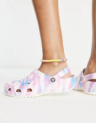 Crocs classic clogs in pink dream