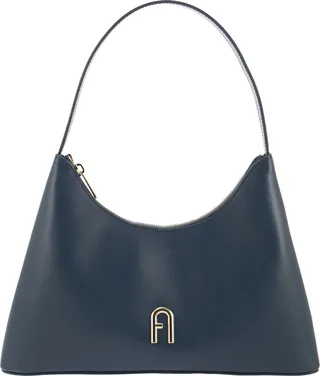 Furla Diamante is a small shoulder bag made of soft calfskin leather. The compact size is perfect for storing small items and personal effects inside.