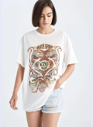 Woman Oversize Fit Crew Neck Short Sleeve T-Shirt