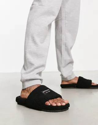 Jack & Jones teddy slider slipper in black