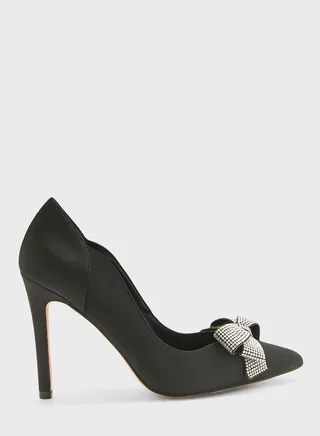 Artioli Low Top Sneakers
