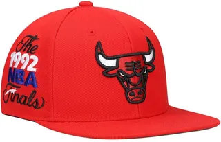Men's Mitchell & Ness Red Chicago Bulls 1992 Xl Finals Patch Snapback Hat