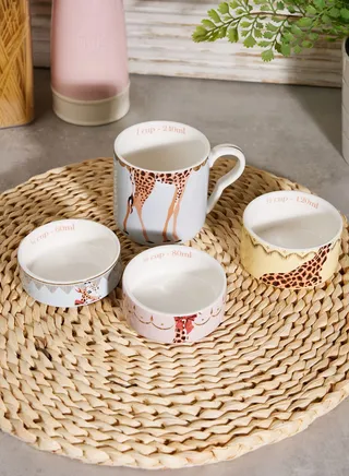 Yvonne Ellen Stacking Measuring Cups - Giraffe