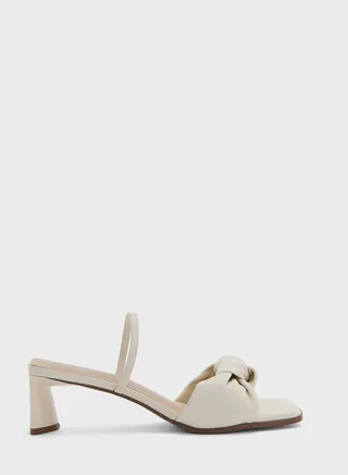 Wigoveth Flat Sandals
