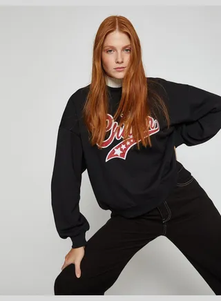 Crew Neck Sweatshirt Embroidered