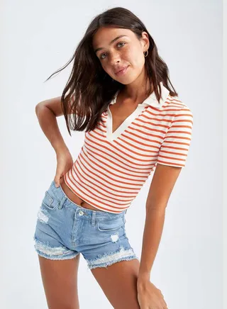Slim Fit V-Neck Short Sleeve Striped Crop Top