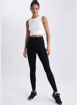 Woman Knitted Leggings