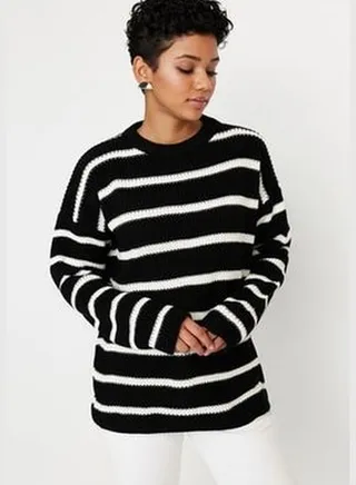 Black Wide-Fit Knitwear Sweater TWOAW23KZ00720