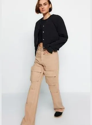 Ecru High Waist Wide Leg Jeans with Cargo Pocket TWOAW24JE00185