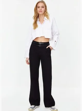 Black Belt Detailed High Waist Wide Leg Jeans TWOSS24JE00130
