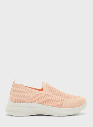 Round Toe Low Top Sneakers