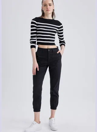 Woman Woven Trousers