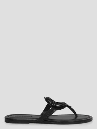 See by Chloè Hana flip-flop in nappa leather with signature braided ring.