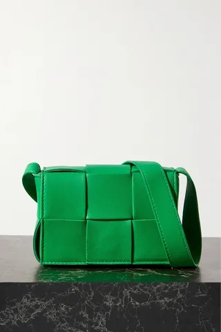 Bottega Veneta - Cassette Mini Intrecciato Leather Shoulder Bag - Green