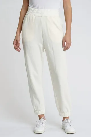 Wynn Cozy Sweatpant in Ecru