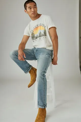 Yellowstone Walker Wash 223 Straight Jean